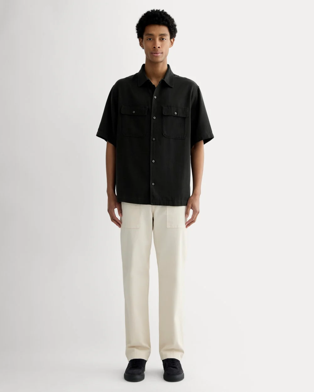 The Relaxed Utility Shirt in Buttersoft | Black - Image 3