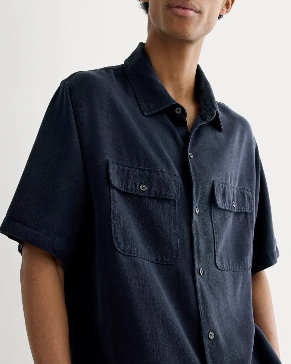 The Relaxed Utility Shirt in Buttersoft | Navy - Image 4