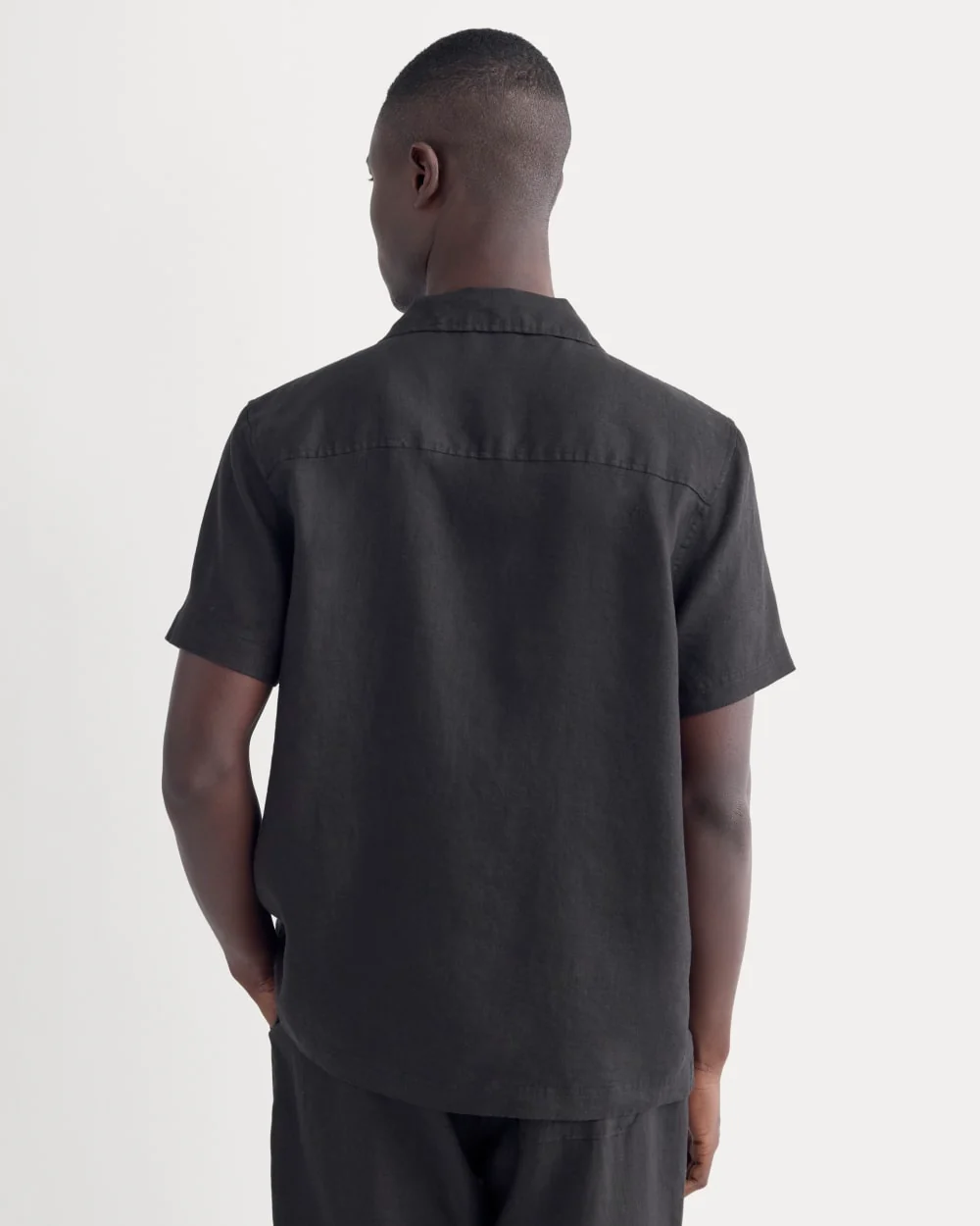 The Resort Shirt in Linen | Black - Image 5
