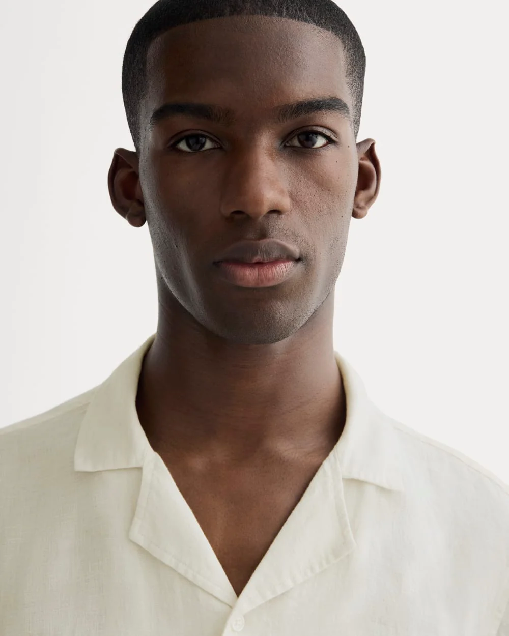 The Resort Shirt in Linen | Natural Chambray - Image 4