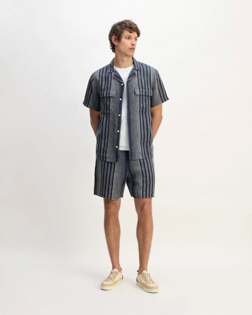 The Resort Shirt in Linen | Navy / Bone - Image 3
