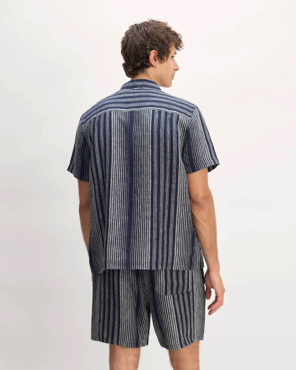 The Resort Shirt in Linen | Navy / Bone - Image 6
