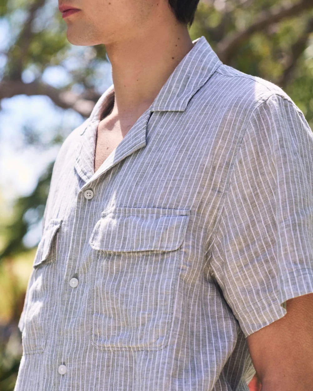 The Resort Shirt in Linen | Oil Green / White - Image 8