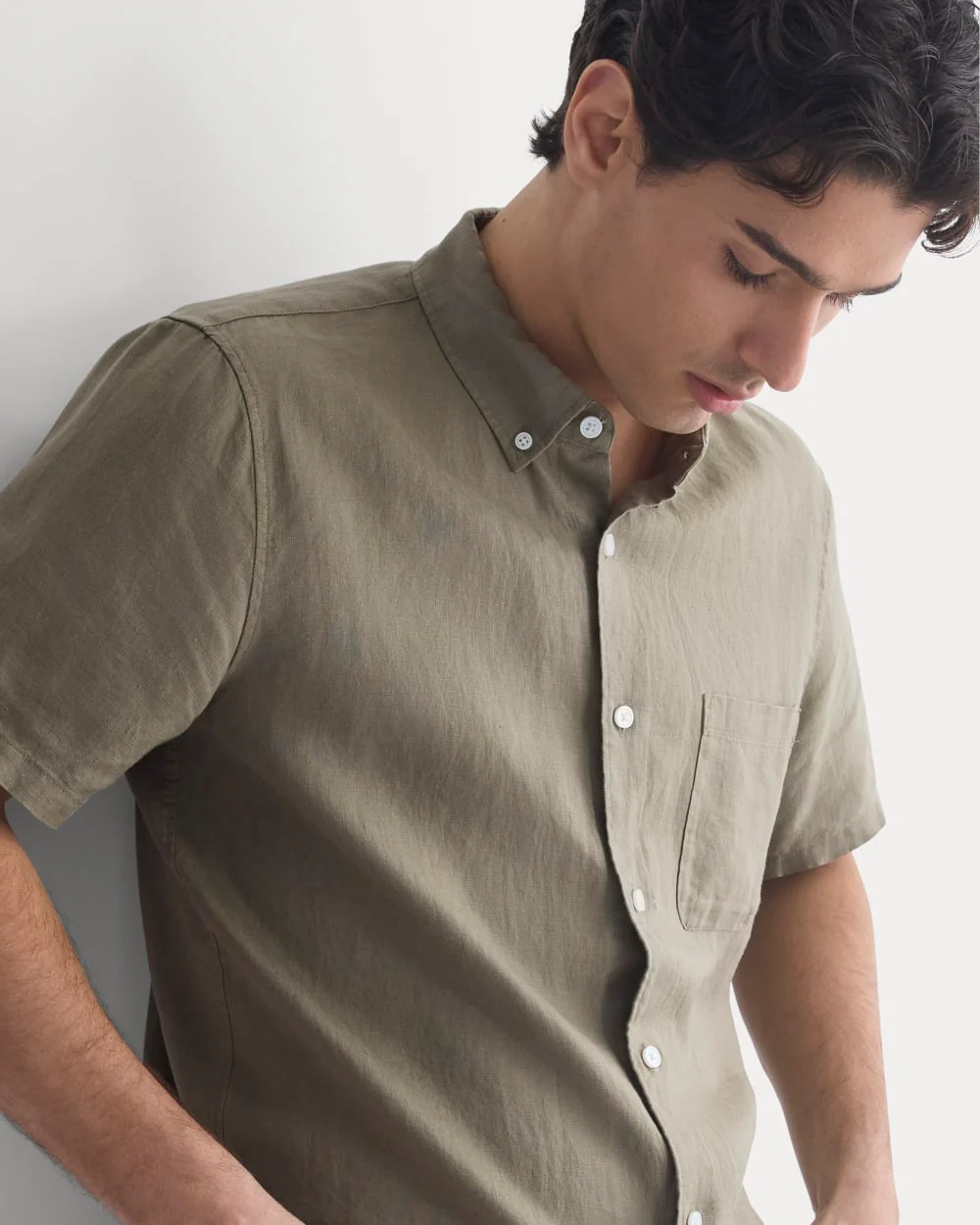 The Classic Short-Sleeve Shirt in Linen | Overland - Image 3