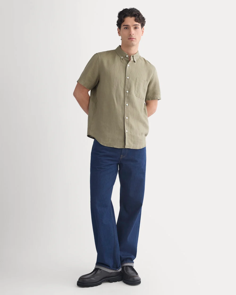 The Classic Short-Sleeve Shirt in Linen | Overland - Image 4