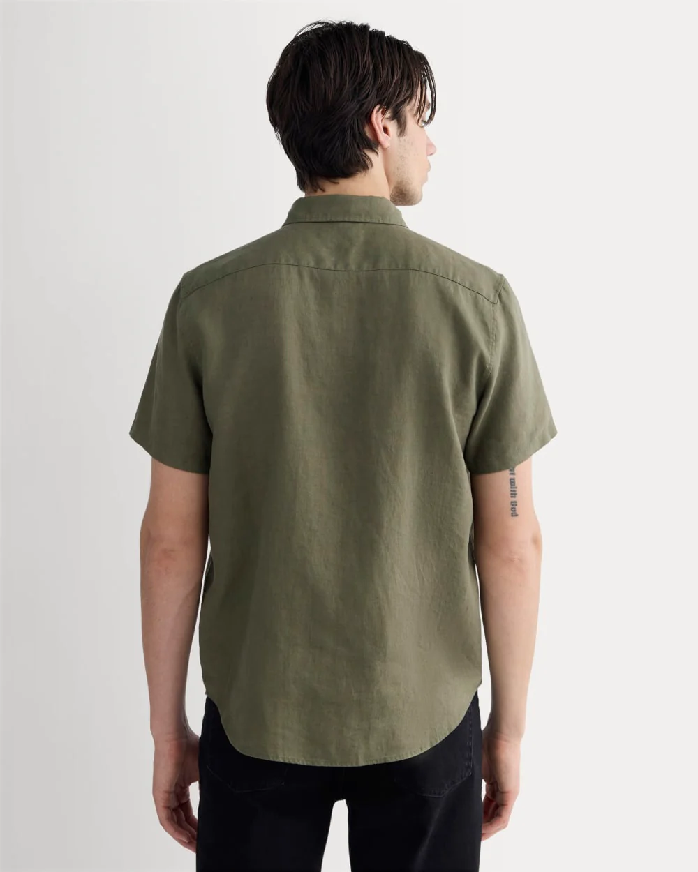 The Classic Short-Sleeve Shirt in Linen | Kalamata - Image 5