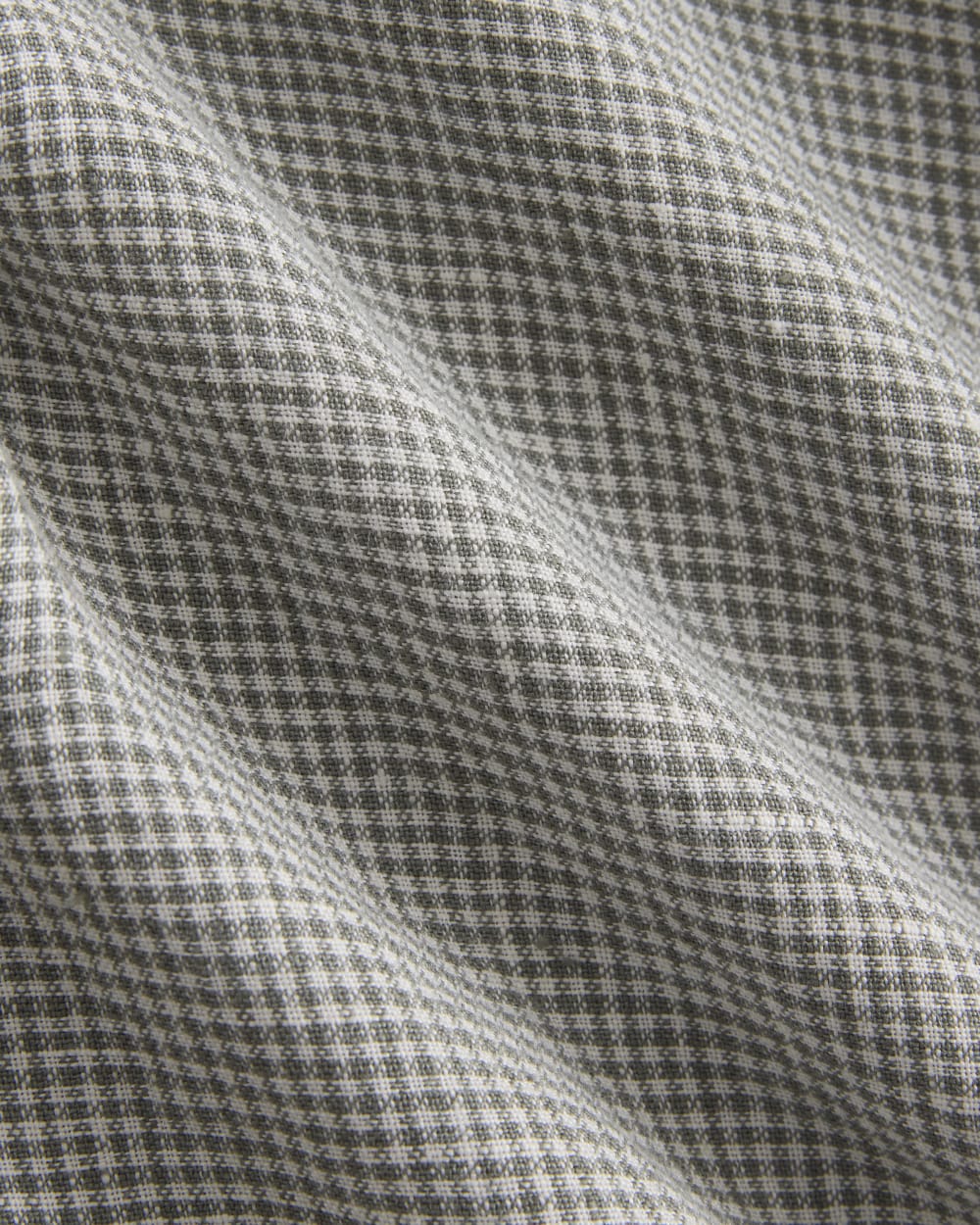 The Classic Shirt in Linen | Agave / Bone - Image 8