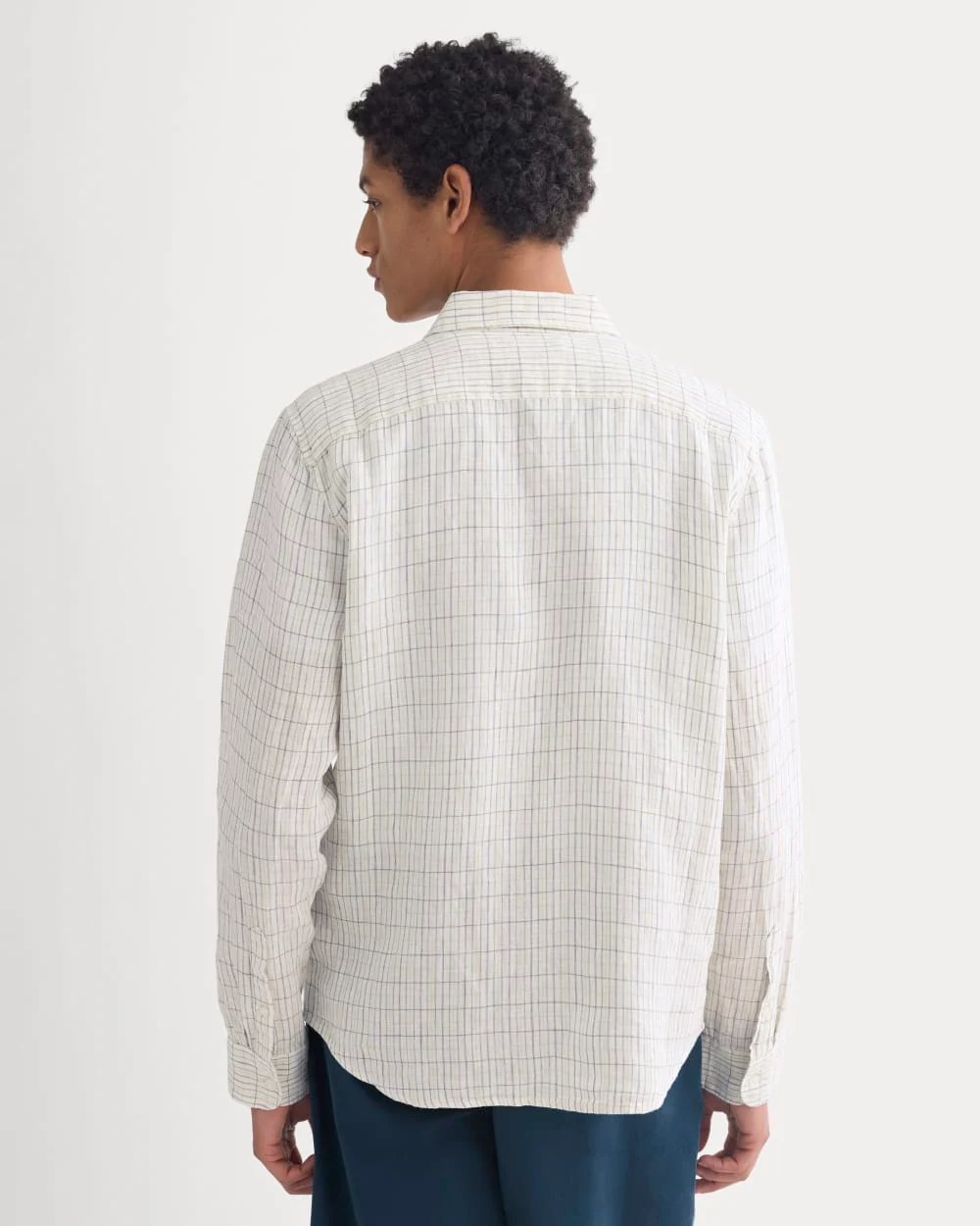 The Classic Shirt in Linen | Bone Plaid - Image 5