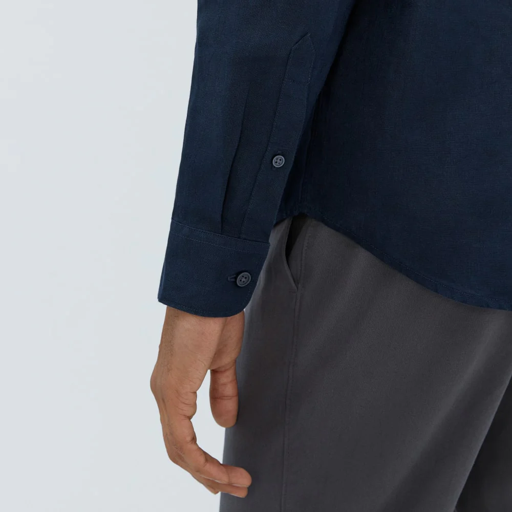 The Classic Shirt in Linen | Deep Navy - Image 6