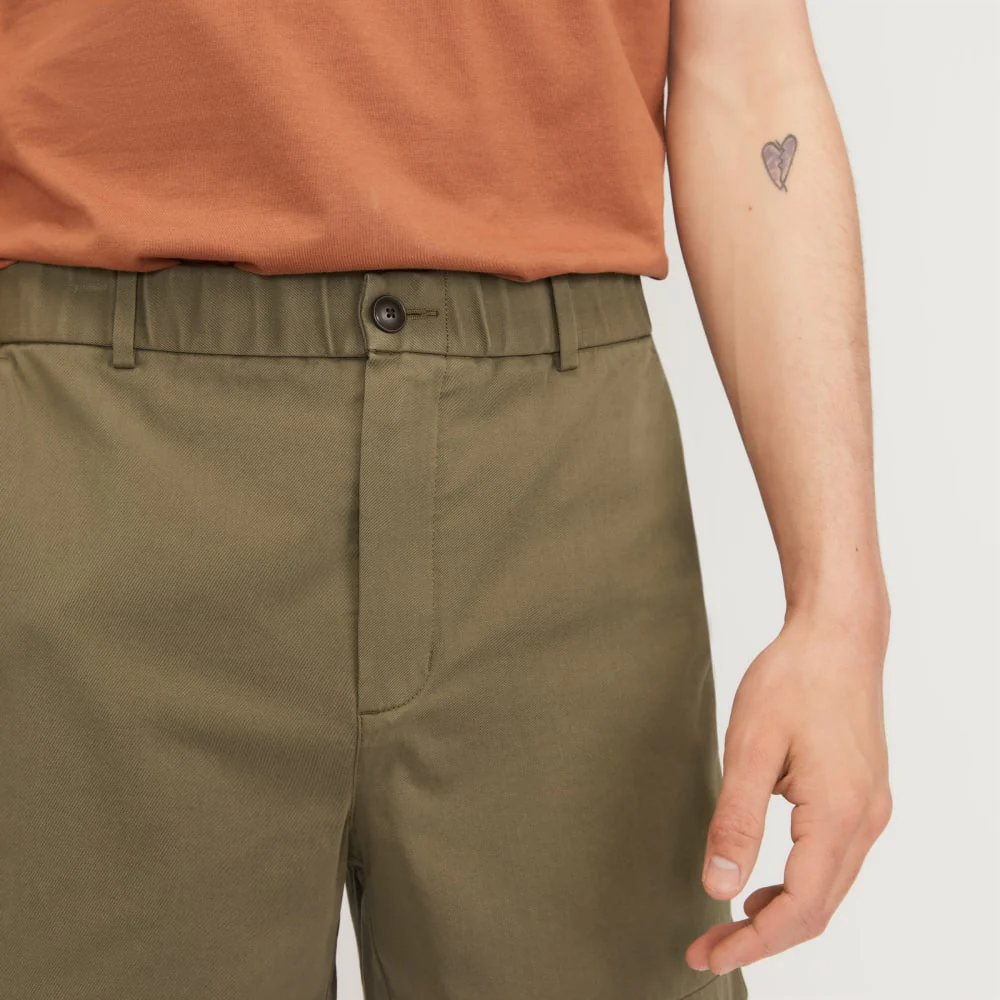 The Pull-On Performance Chino 5" Short | Kalamata - Image 4