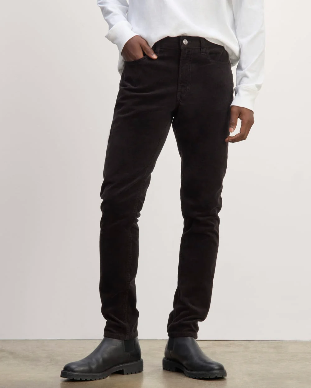 The 5-Pocket Pant in Corduroy | Black - Image 3