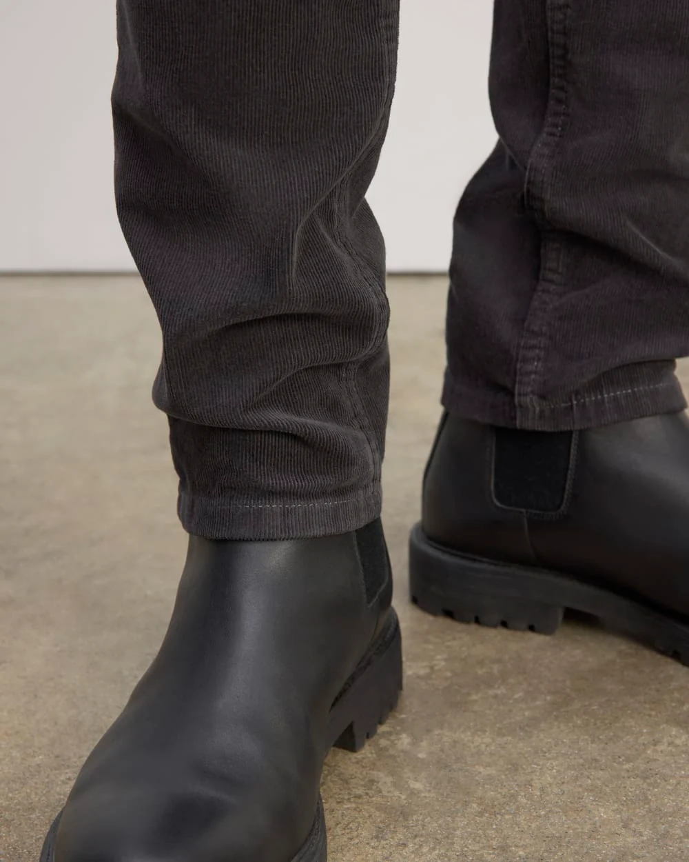 The 5-Pocket Pant in Corduroy | Graphite - Image 5
