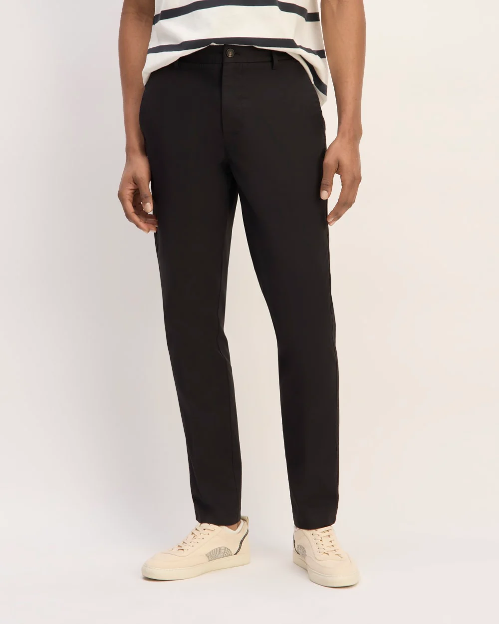 The Relaxed Taper Air Chino | Black - Image 3