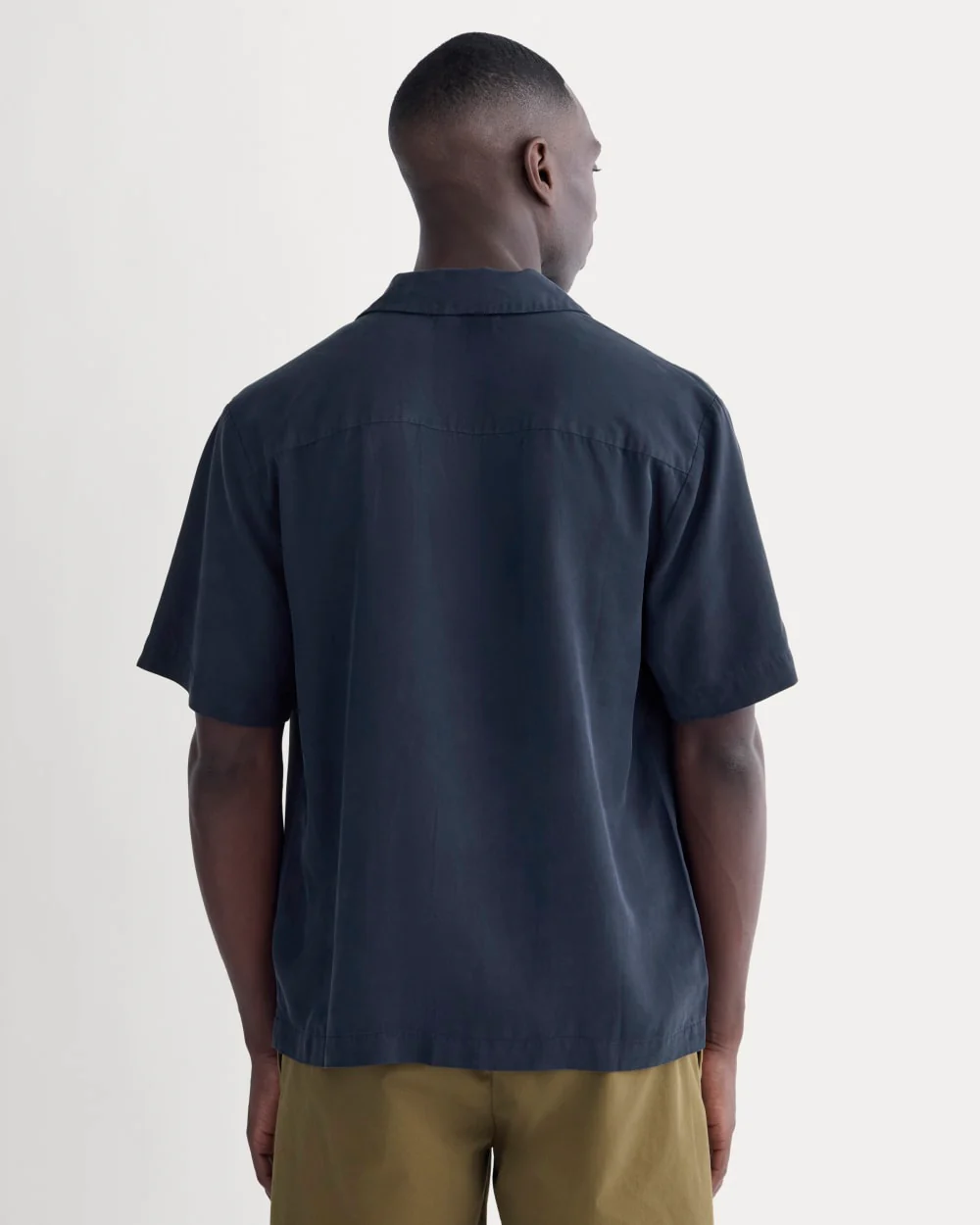 The Resort Shirt in Butterlite | Navy - Image 5