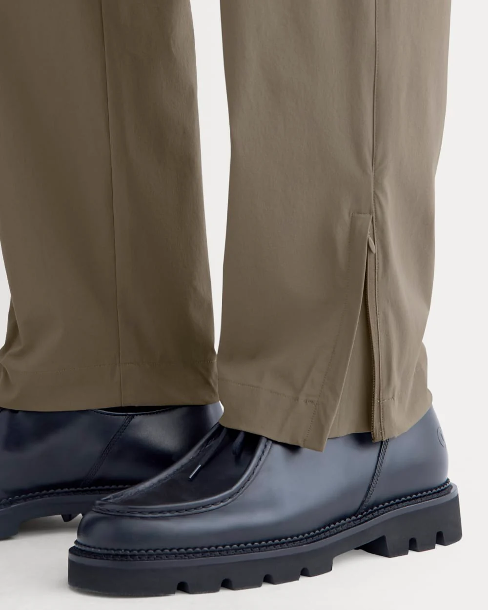 Transit Recycled Nylon Jogger | Deep Taupe - Image 4