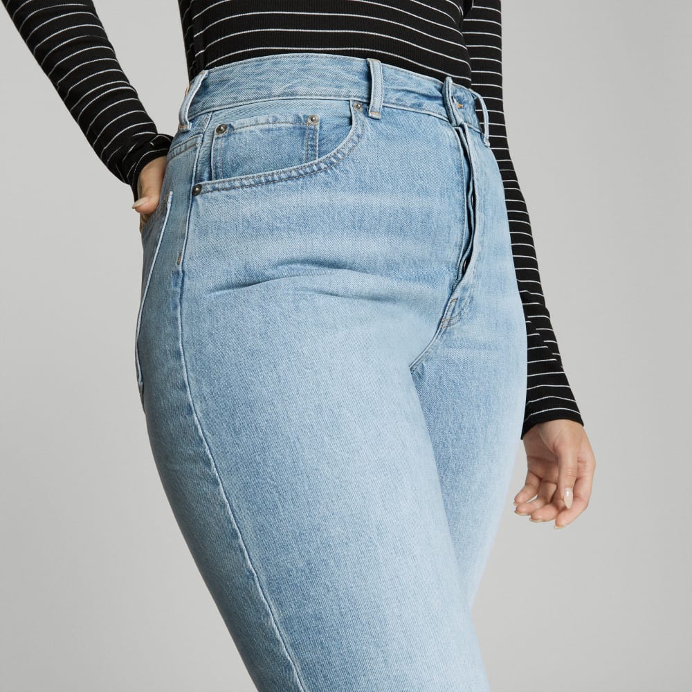 The '90s Cheeky Hourglass Jean | Vintage Sunbleached Blue | 28.5" Inseam - Image 4