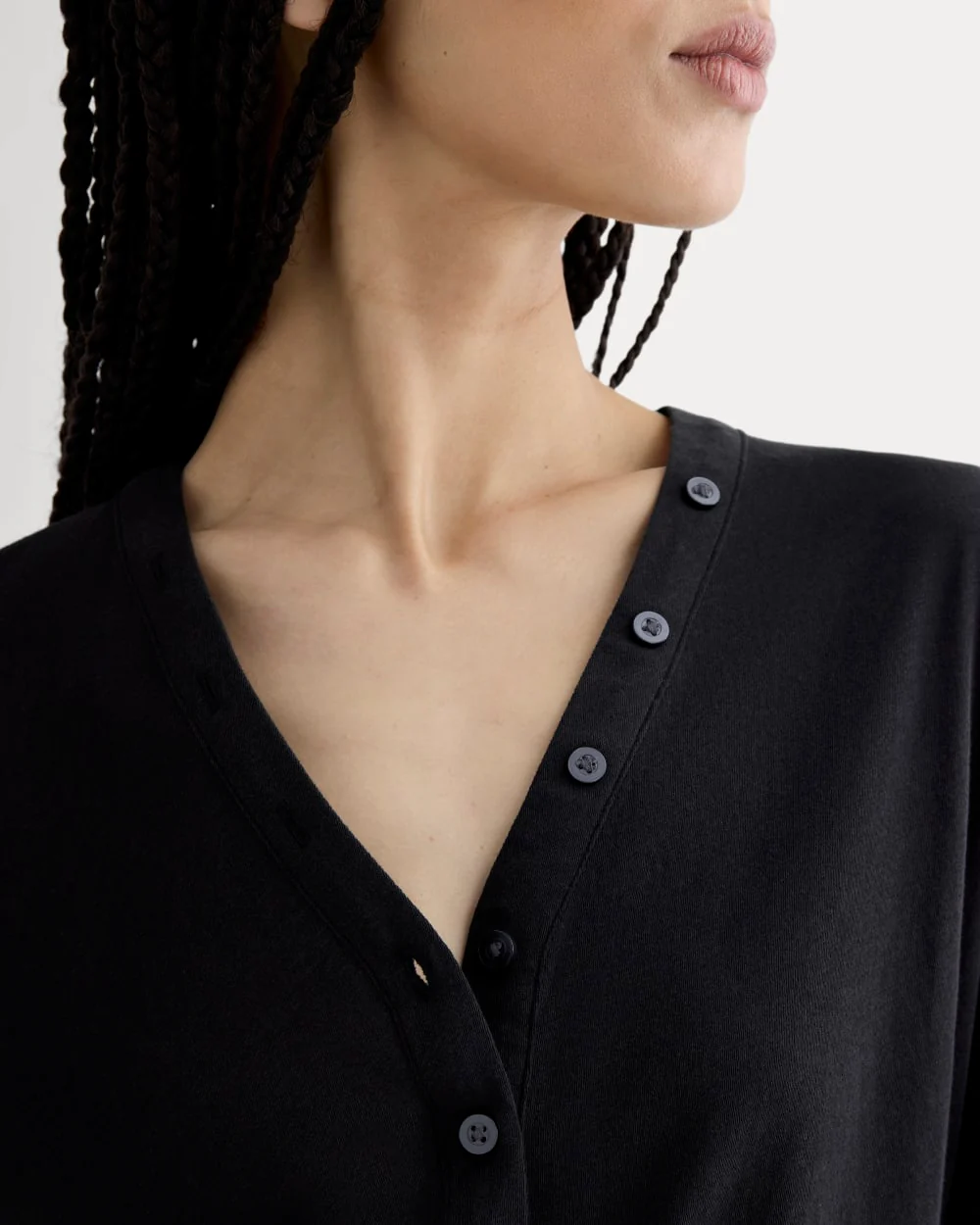 The Air V-Neck Henley | Black - Image 4