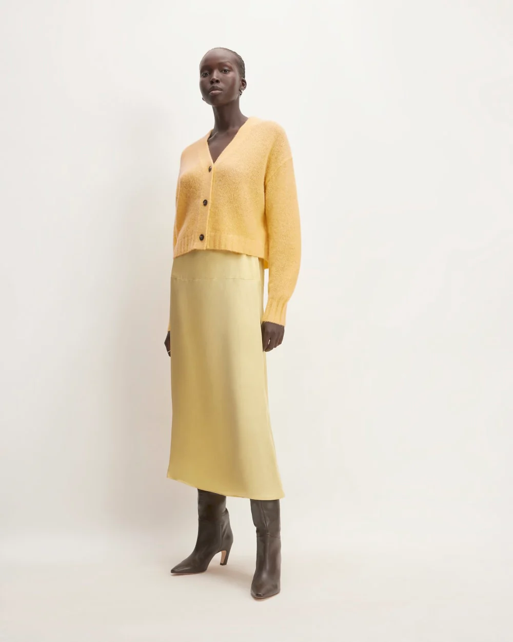 The Alpaca V-Neck Cropped Cardigan | Raffia - Image 3