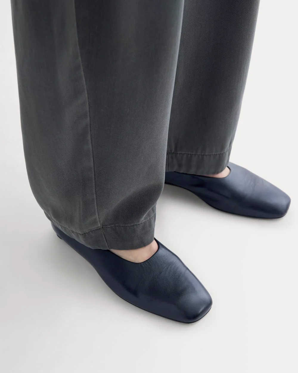 Balloon Pant in Buttersoft | Graphite - Image 5