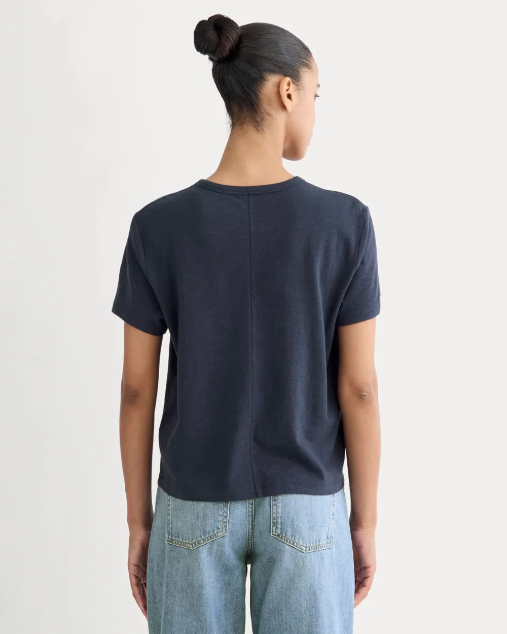 The Box-Cut Tee in Cotton Linen | Navy - Image 4