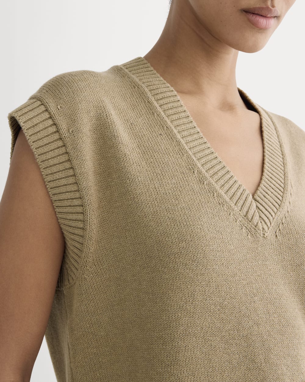 The Boxy Vest in Everyday Cotton | Dark Heathered Camel - Image 4