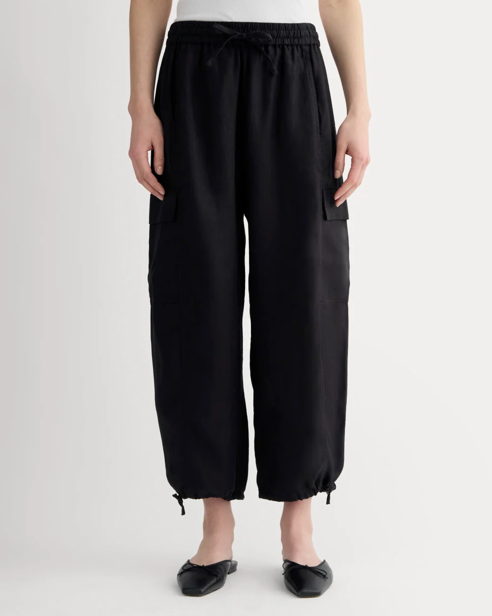 The Cargo Curve Pant in Linen | Black - Image 3