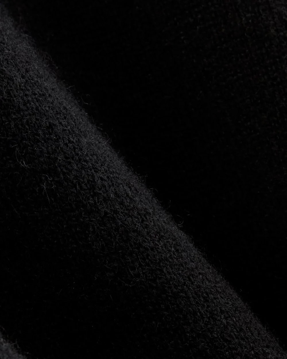 The Boxy Turtleneck in Cashmere | Black - Image 6