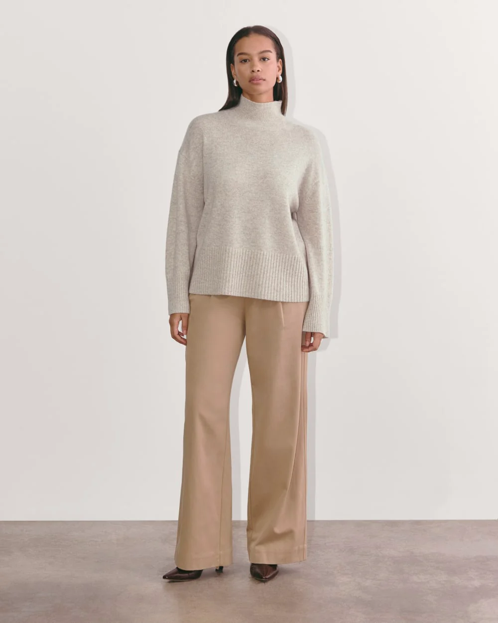 The Boxy Turtleneck in Cashmere | Canvas - Image 6