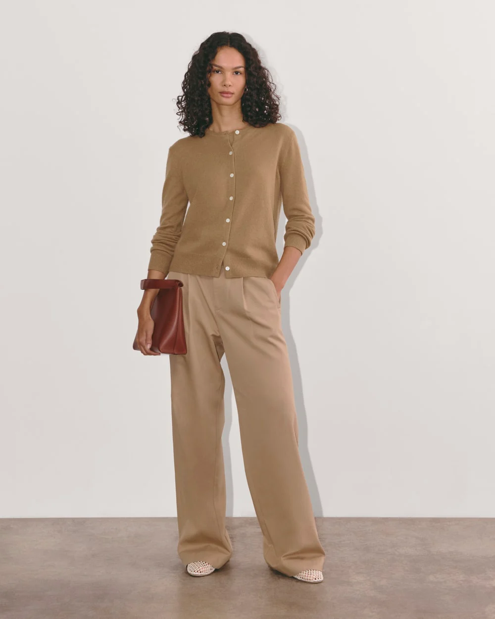 The Classic Cardigan in Cashmere | Tiger's Eye - Image 3