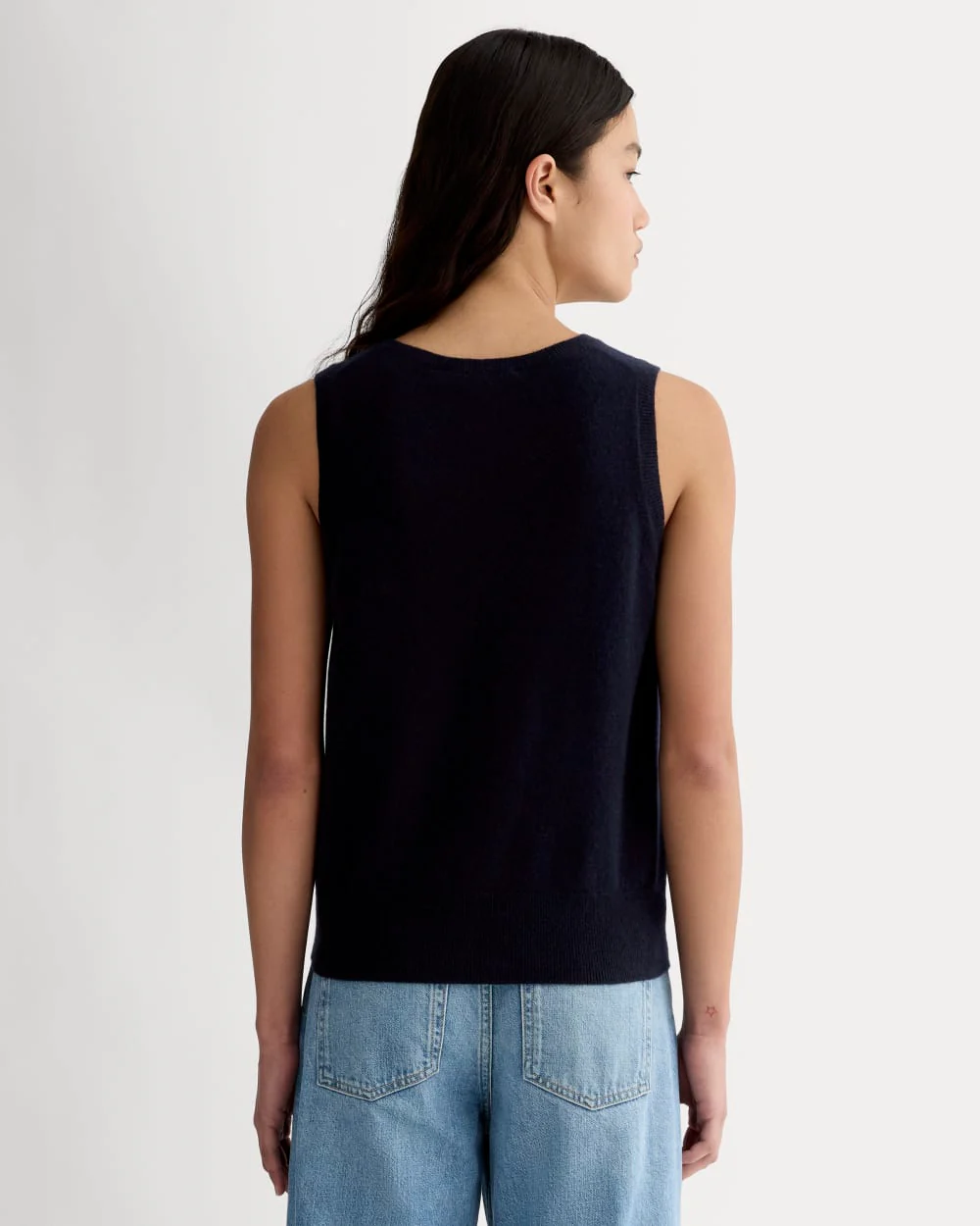 The Classic Tank in Cashmere | Navy - Image 5