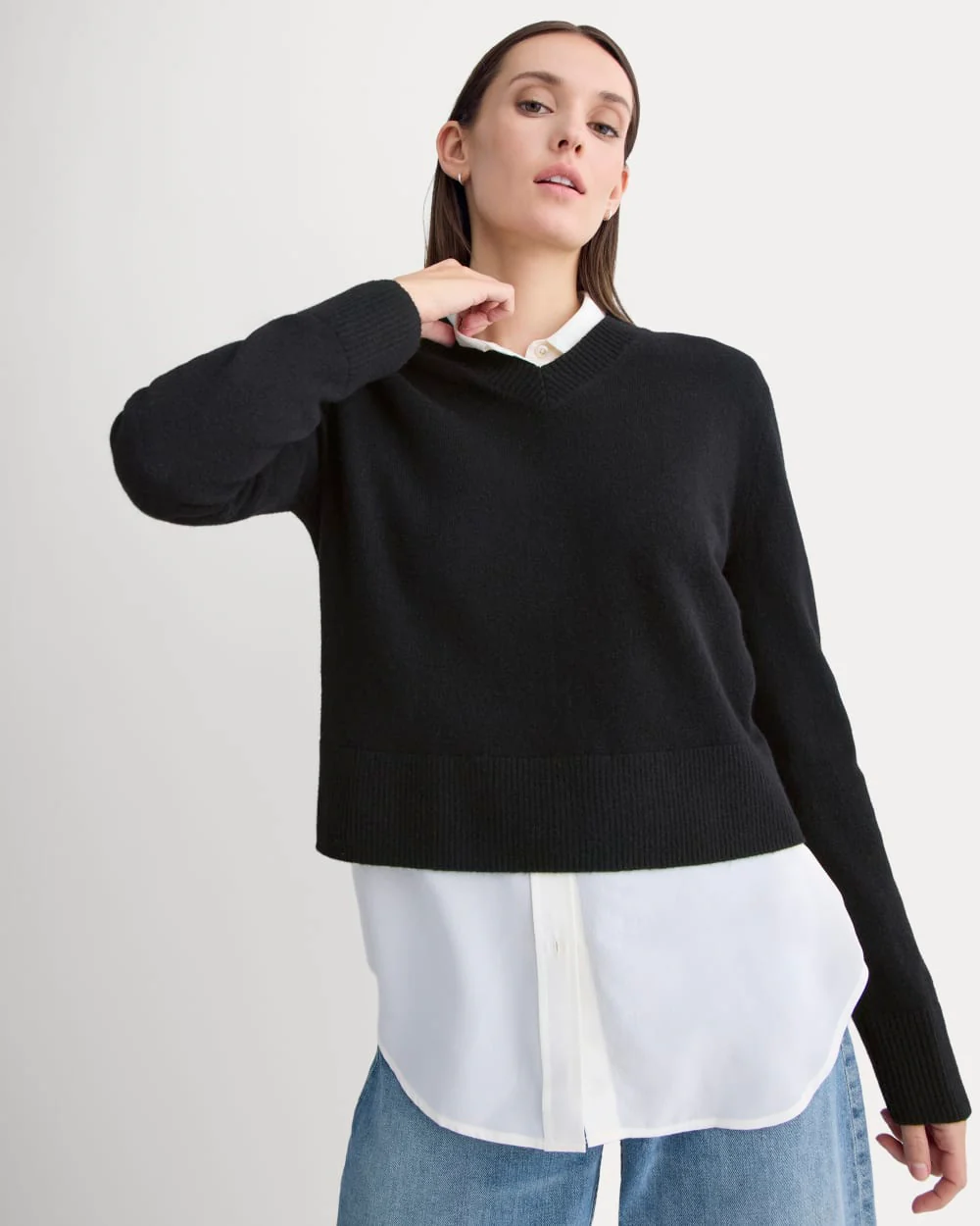 Cashmere Cropped High-V Sweater | Black - Image 3