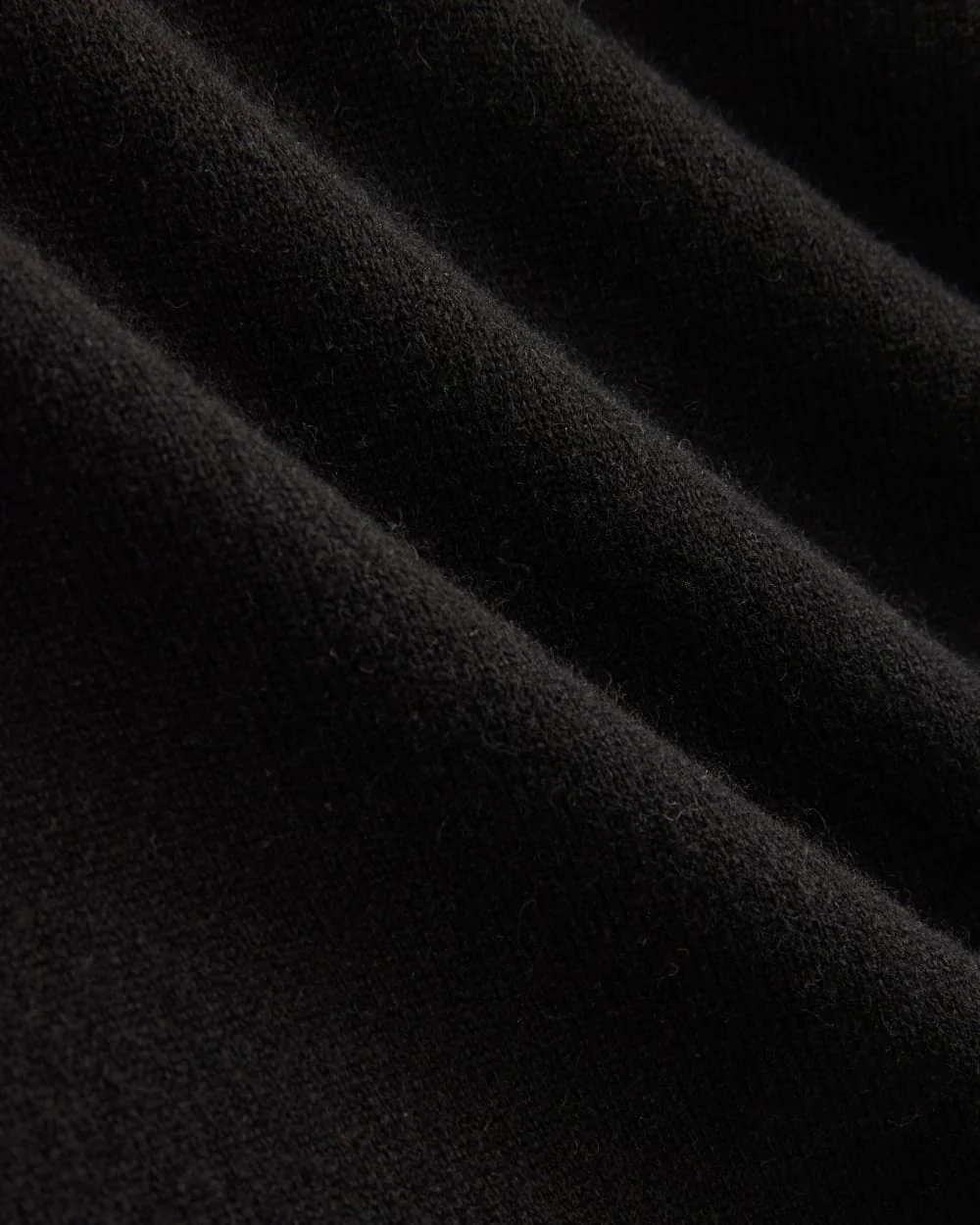 Cashmere Cropped High-V Sweater | Black - Image 8