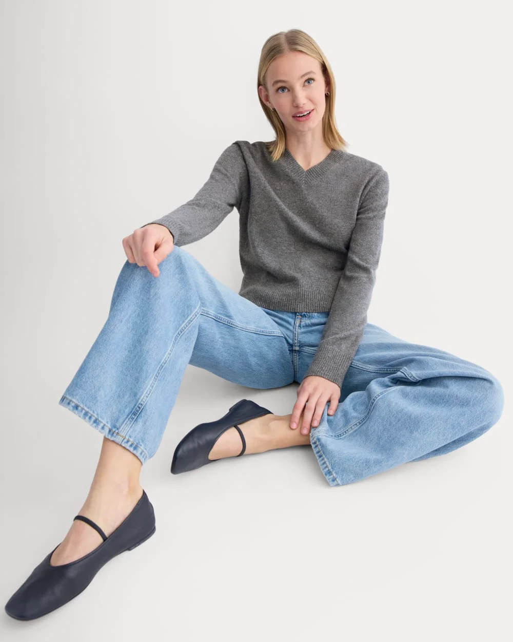 Cashmere Cropped High-V Sweater | Heather Charcoal - Image 3