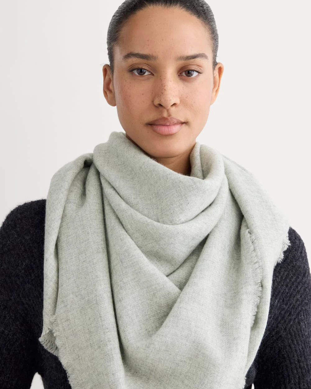 The Cashmere Feather Scarf | Heathered Grey - Image 3