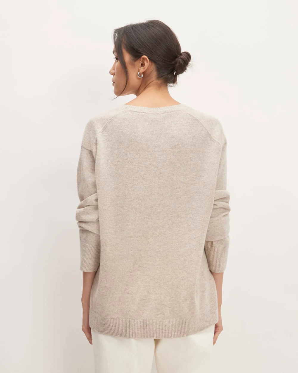 The Classic V in Cashmere | Canvas - Image 6