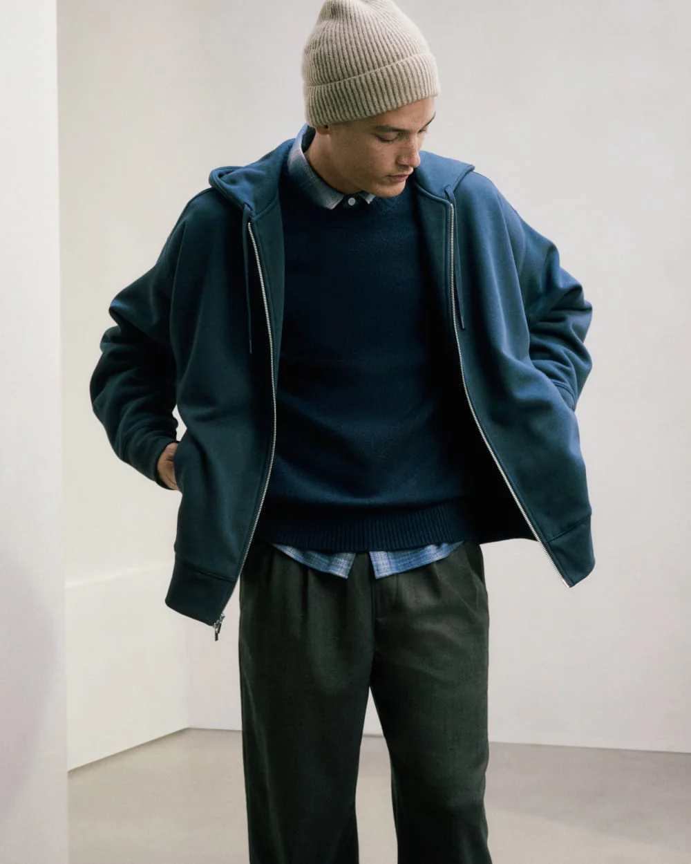 The Cashmere Ribbed Beanie | Dark Heathered Camel - Image 5