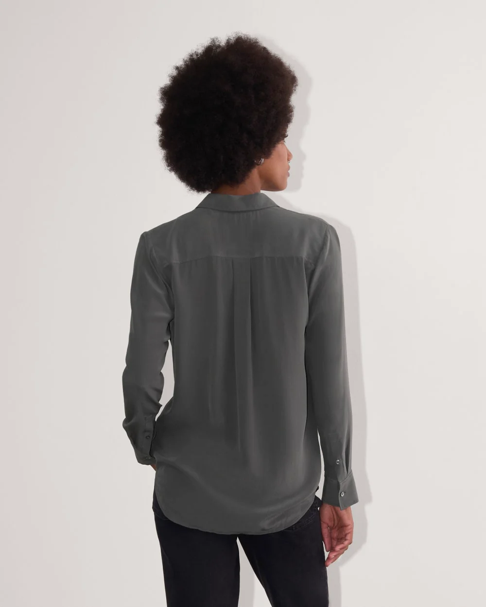 The Must-Have Shirt in Washable Silk | Graphite - Image 5