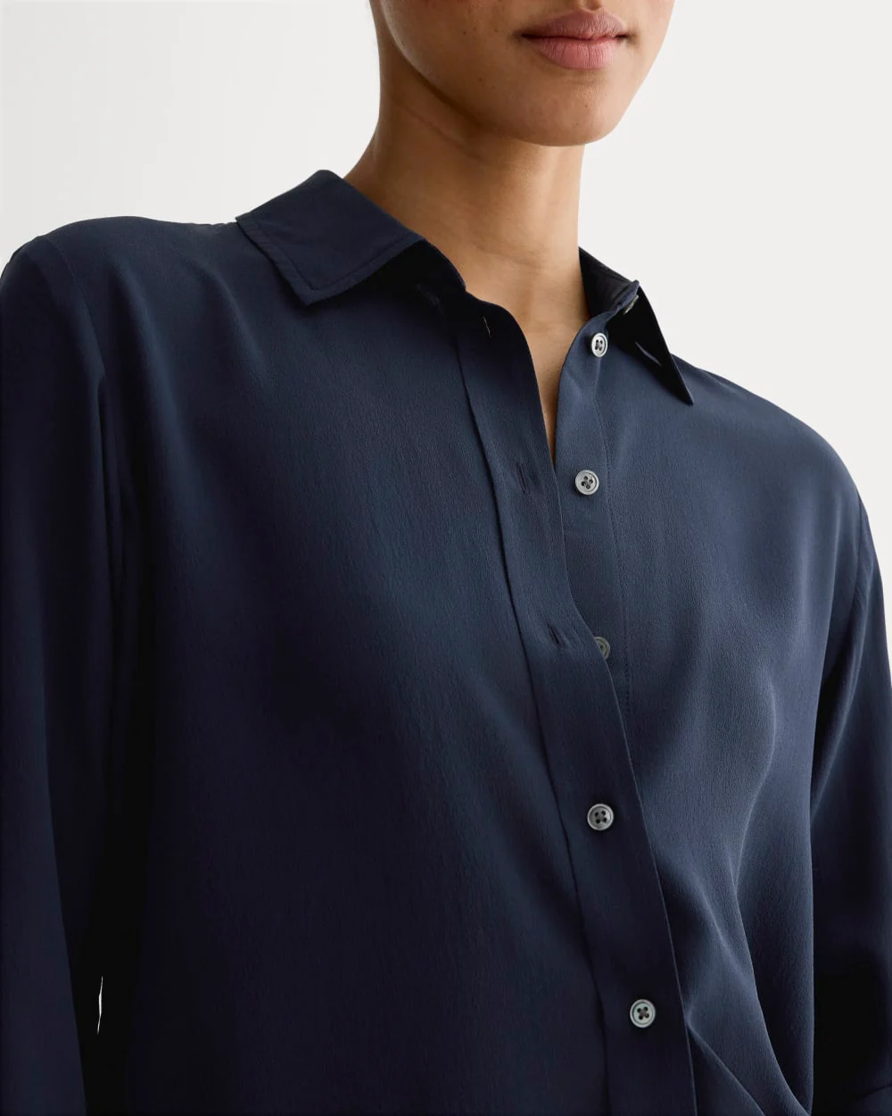 The Must-Have Shirt in Washable Silk | Navy - Image 4