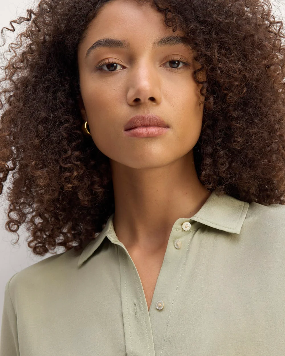 The Must-Have Shirt in Washable Silk | Seagrass - Image 4