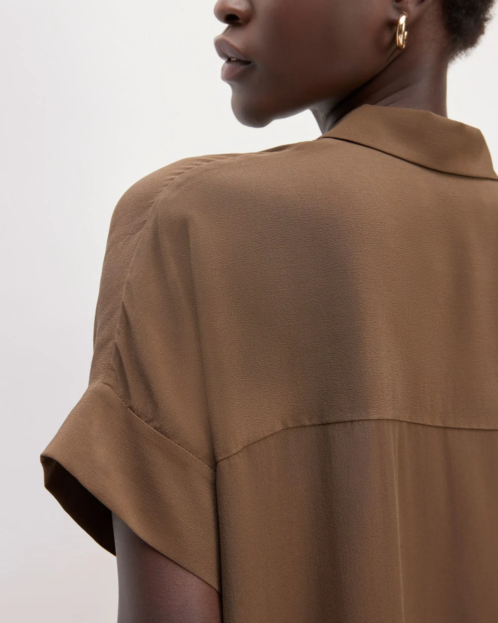 The Boxy Shirt in Washable Silk | Cocoa - Image 5