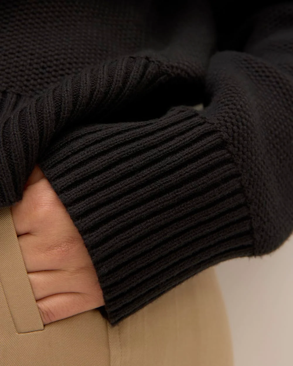 The Cotton Honeycomb Square Crew | Black - Image 5