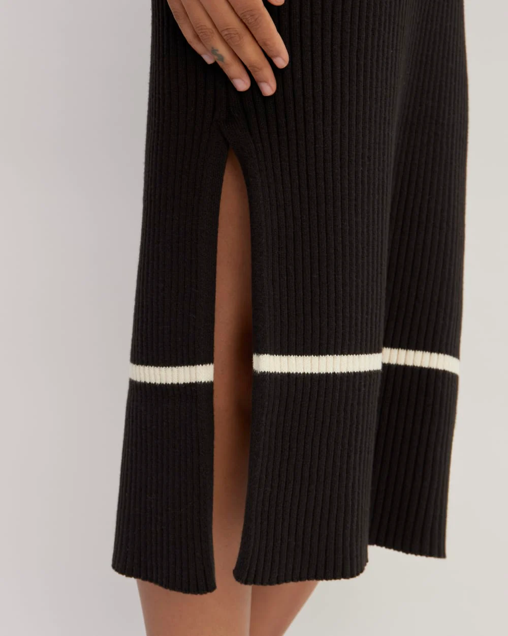 The Cotton Wide Rib Midi Dress | Black - Image 5