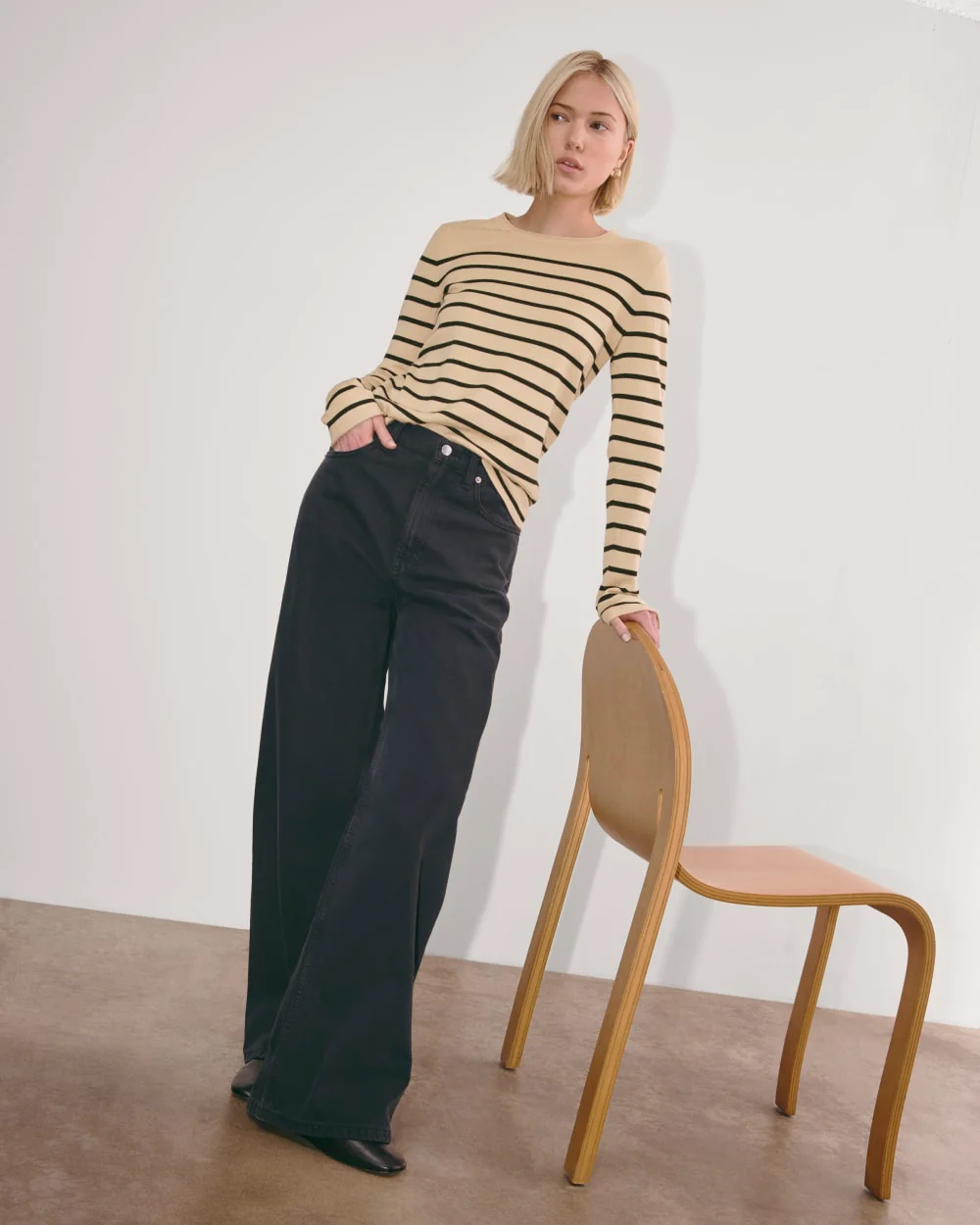 The Crew in Cotton Cashmere | Powder / Black - Image 4