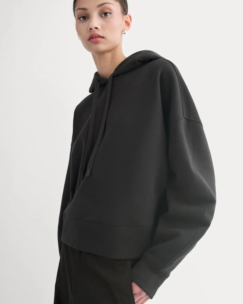 Cropped Luxe Fleece Hoodie | Black - Image 4