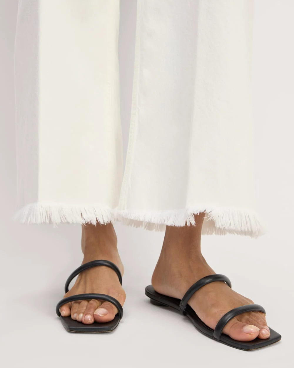 The Mariner Cropped Jean | Frayed Hem Bone - Image 5