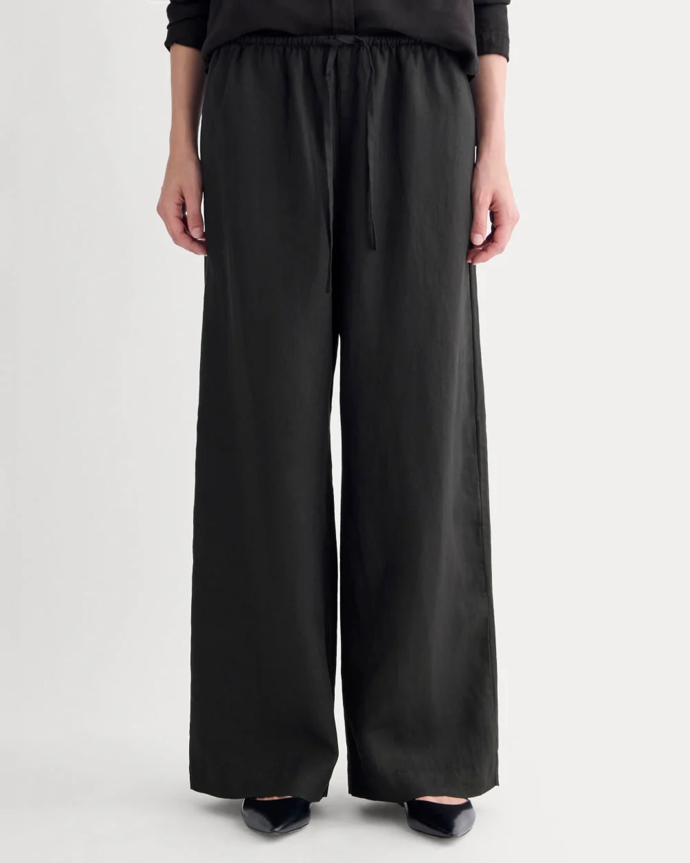 The Drawstring Pant in Linen | Black - Image 3