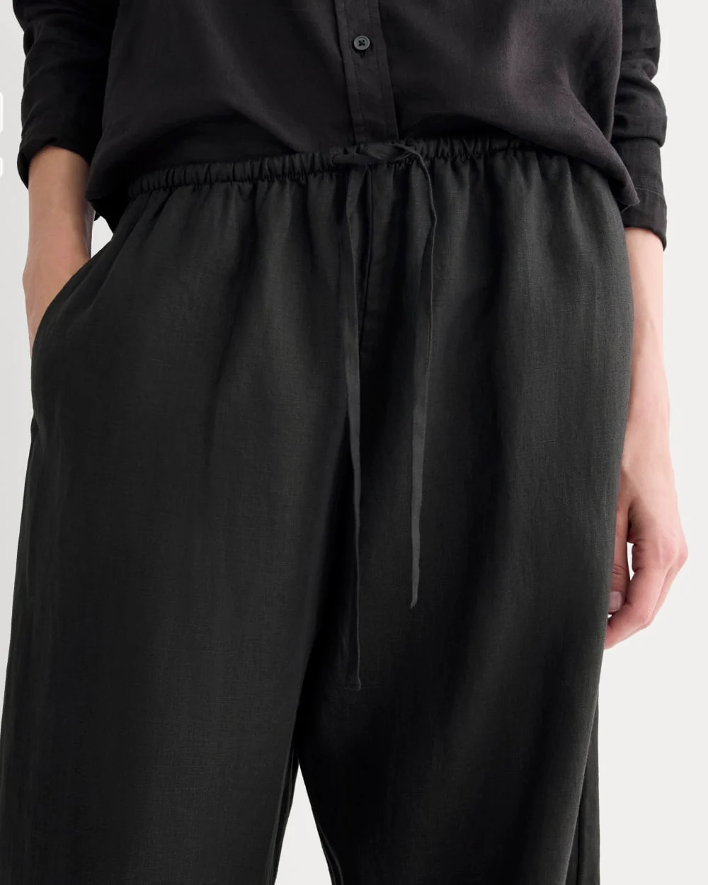 The Drawstring Pant in Linen | Black - Image 4
