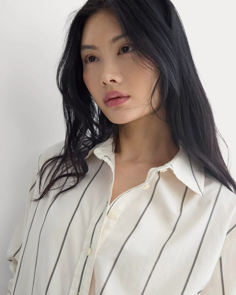 Everyday Shirt in Silky Cotton | Gardenia/Meteorite - Image 5