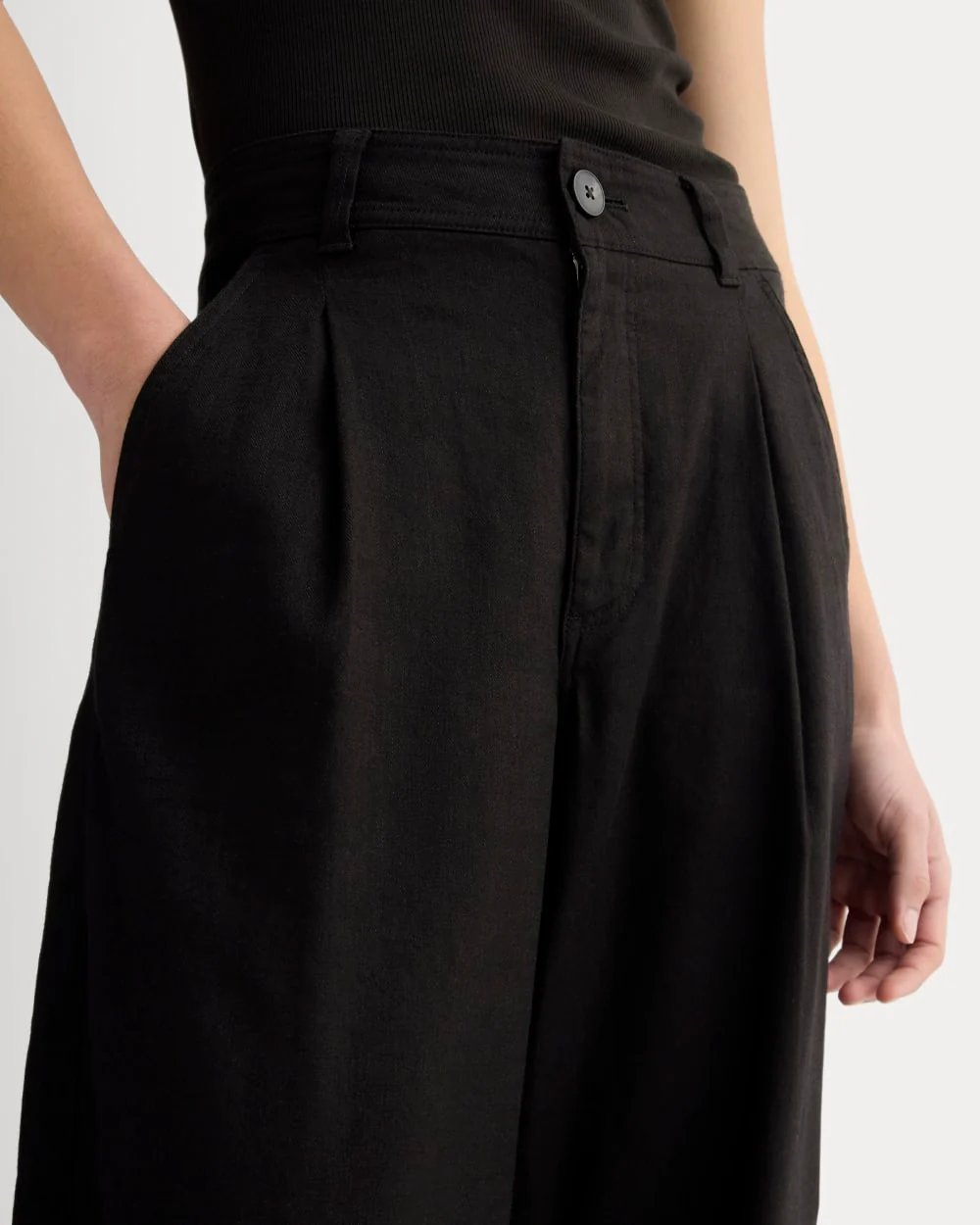 The Everywhere Pant in Stretch Linen | Black - Image 5