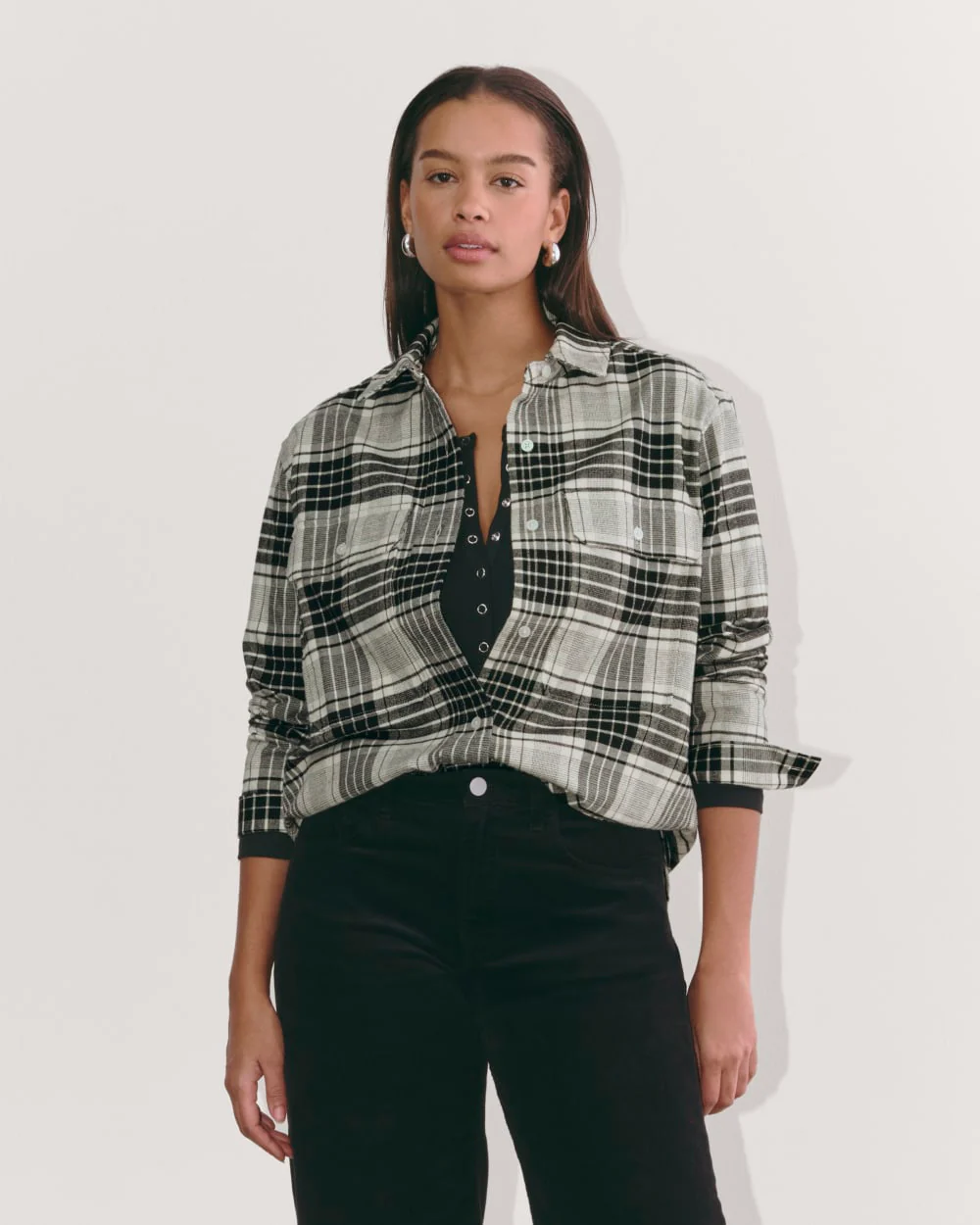 The Boyfriend Shirt in Flannel | Light Heather Oat / Black